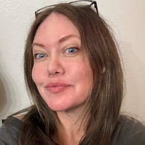 Meet your Posher, Alicia